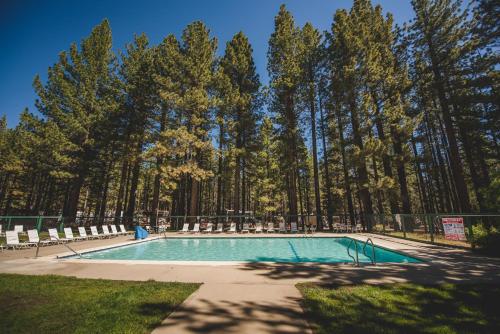 Tahoe Valley Accessible Cottage 7 - image 3