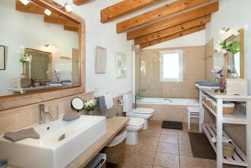 Owl Booking Villa Coloma - Luxury Retreat with Huge Pool