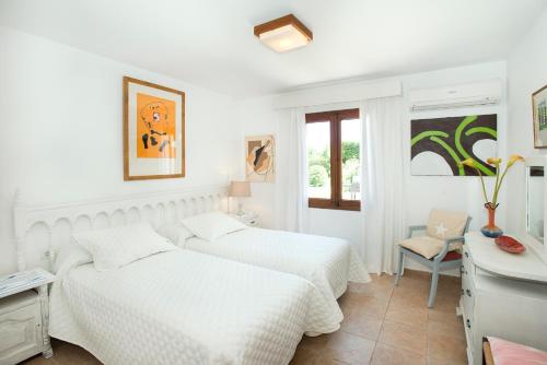 Deluxe Villa Coloma with Huge Pool - image 11