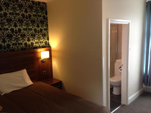 Ely House Hotel - image 10