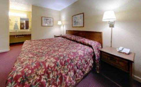 Americas Best Value Inn & Suites Greenville - image 2