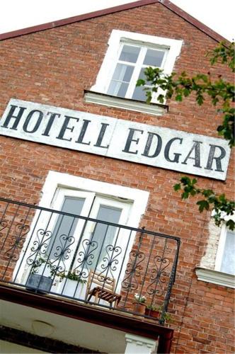 B&B Sölvesborg - Hotell Edgar & Lilla Kök - Bed and Breakfast Sölvesborg