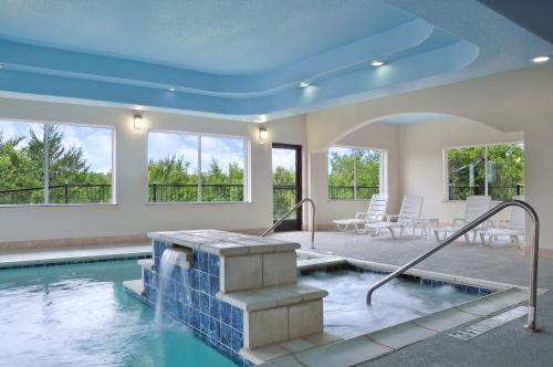 Ramada by Wyndham South Waco
