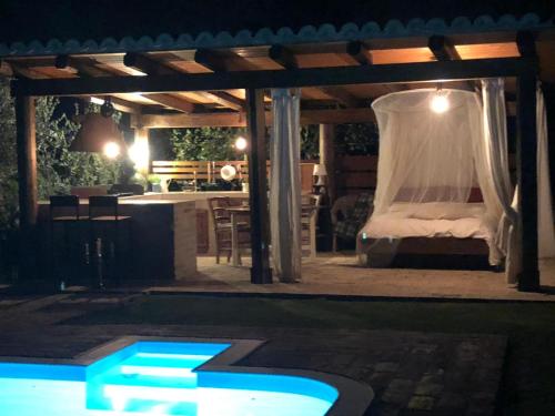  Glamping a bordo piscina, Pension in Montottone bei SantʼElpidio Morico