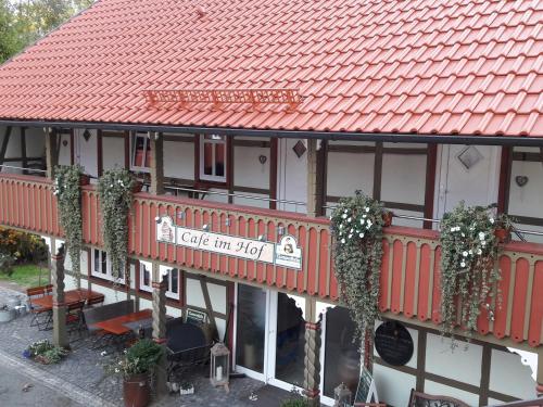 Cafe im Hof- Bed & Breakfast in Straufhain