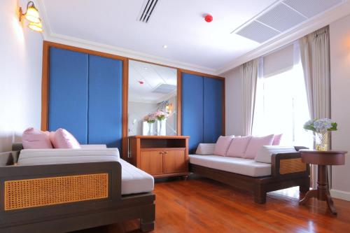 room detail thumbnail 0