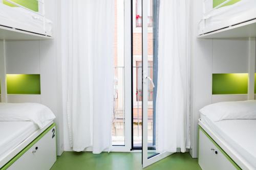 Sant Jordi Hostels Gracia