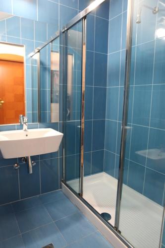 Triple Room image 6