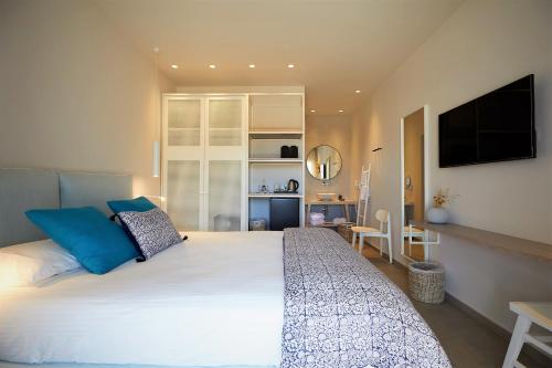 Vigla Hotel - image 7