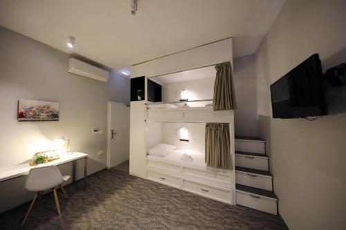 Downtown Boutique Hostel - image 7