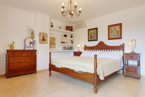 Pollenca Villa Sleeps 8 Pool Air Con WiFi gîte à louer Golf Pollensa