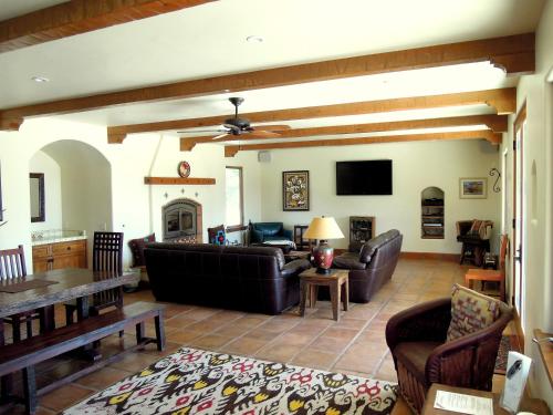 Croad Vineyards - The Inn - 화장실