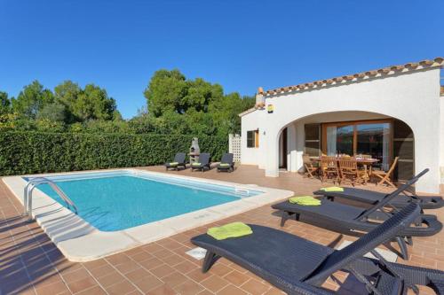 Torre Soli Nou Villa Sleeps 7 Pool Air Con WiFi gîte à louer Son Bou