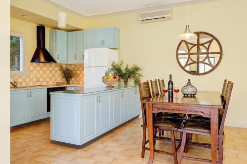  Syvota Villa Sleeps 6 Pool Air Con WiFi in Syvota
