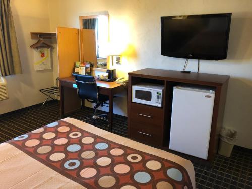 Super 8 by Wyndham Klamath Falls - image 3