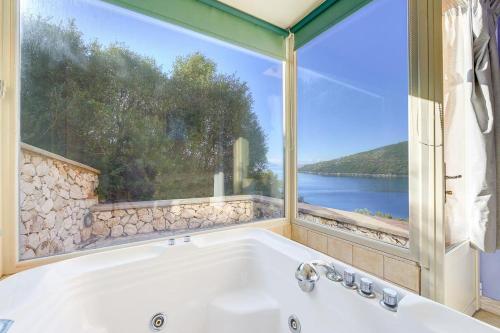  Syvota Villa Sleeps 6 Pool Air Con WiFi in Syvota