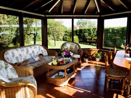  Hosteria Los Sauces, Pension in Maoño