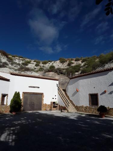 Ieeja, Cuevas Lourdes in Benamaurel