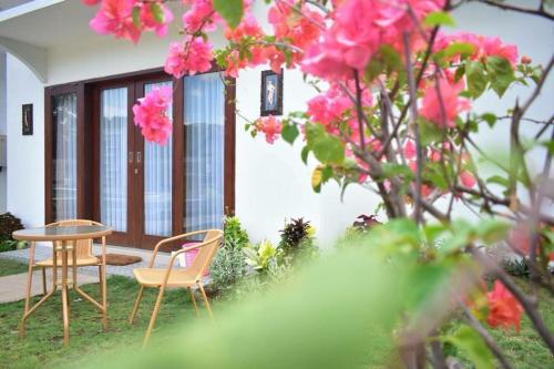 The Barari Villas - Tap to explore photos