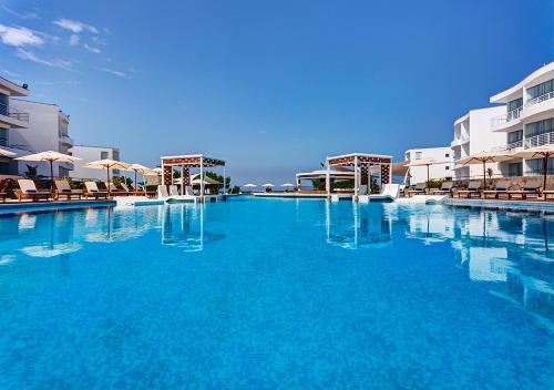 Peldbaseins, VPX Hotel in Asia