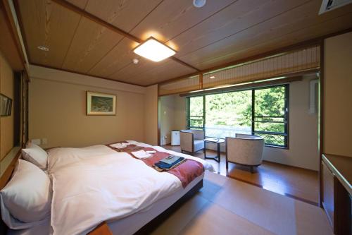 【Room Only / No Meal】Japanese Modern Twin Room with Private Shower