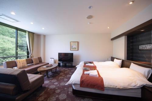 【Room Only / No Meal】Junior Suite with Granite Bath