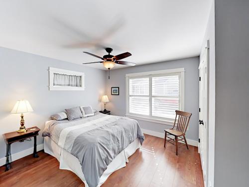 Bar Harbor Cottage - main image