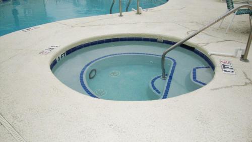 Waterway Landing #216A Condo - image 4
