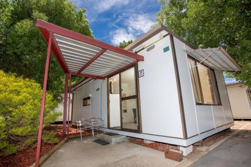 2 bedrooms, 5 beds
