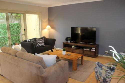 Two-Bedroom Townhouse image 7