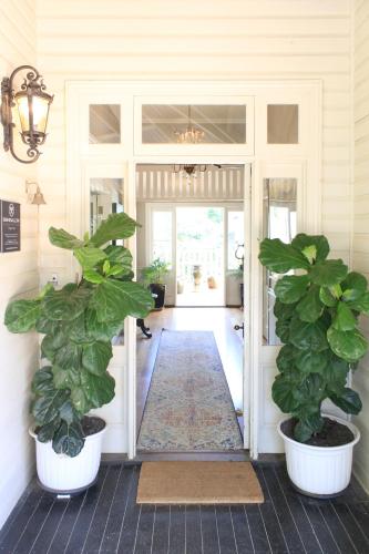 Entrance, Bangalow Guesthouse in Byron Bay Surroundings