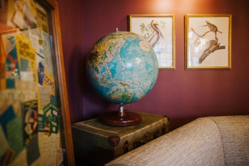 The Globe - image 2