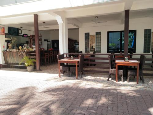 Restaurant, Costa Palawan Resort in Palawan
