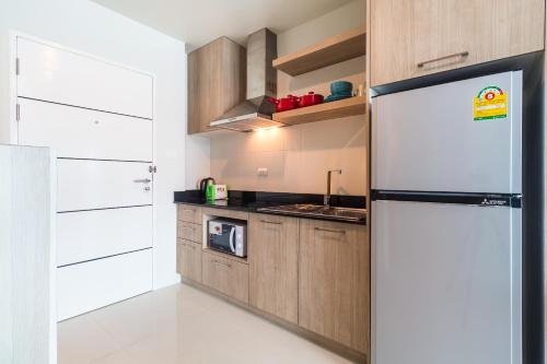 Apartments at The Bliss Condo by Lofty - image 3