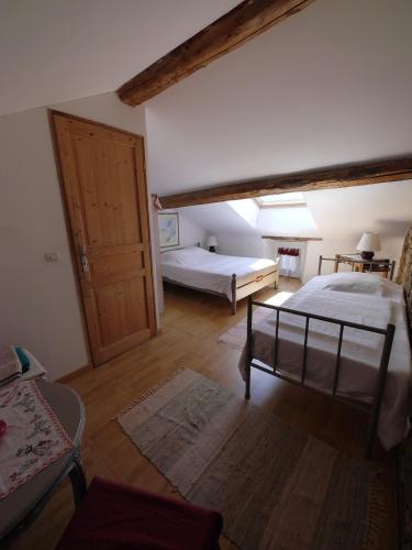 1 queen bed