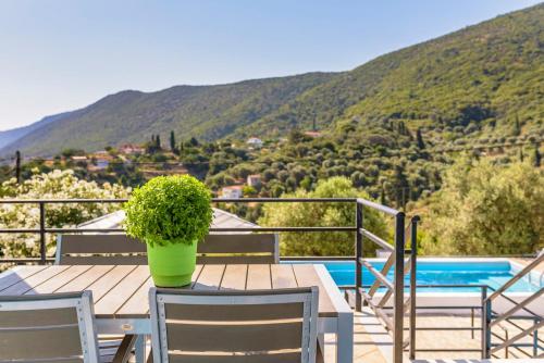 Mouzakis Villas in Agios Paraskevi