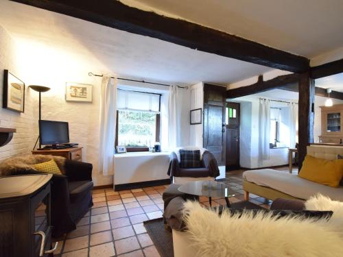  Quaint Holiday Home in Beauraing Belgium with Private Garden in Beauraing