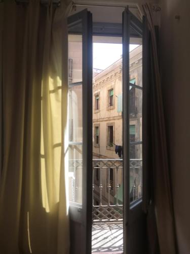 Hostal Dragonflybcn - image 4