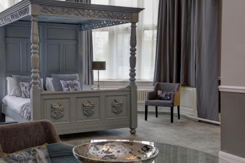 Best Western Walworth Castle Hotel - image 4