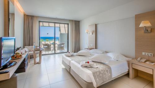 Double Room with Sea View image 9