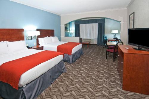 Holiday Inn Express Hotel and Suites Lake Charles, an IHG Hotel