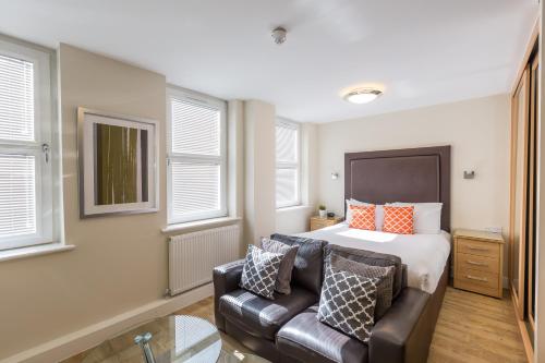 House of Fisher - Central House - Apartment - Camberley