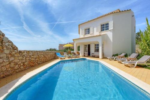  Cerro de Aguia Villa Sleeps 6 Pool Air Con WiFi in Páteo