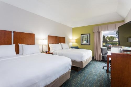 Photo - Holiday Inn Express & Suites Wilmington-University Center, an IHG Hotel