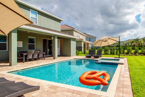 8 Bedroom Vacation Home with Pool 2107 - image 5
