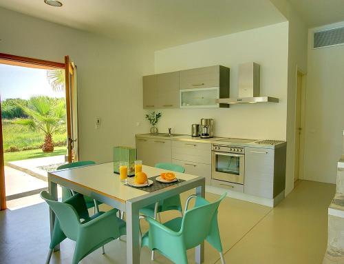  Maleme Villa Sleeps 4 Pool Air Con WiFi in Maleme