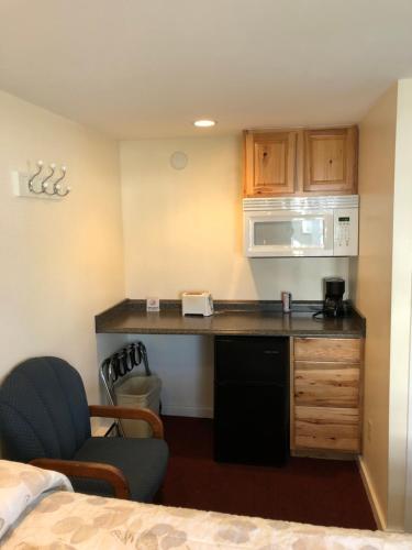 Alouette Beach Resort Economy Rooms