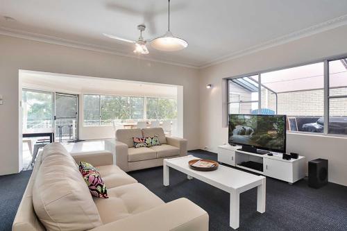 Banyan, 14 Montevideo Parade - Spacious pet friendly property with air con and WiFi, Nelson Bay (Foto 4)