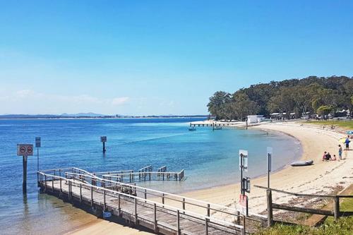 Banyan, 14 Montevideo Parade - Spacious pet friendly property with air con and WiFi, Nelson Bay (Foto 11)