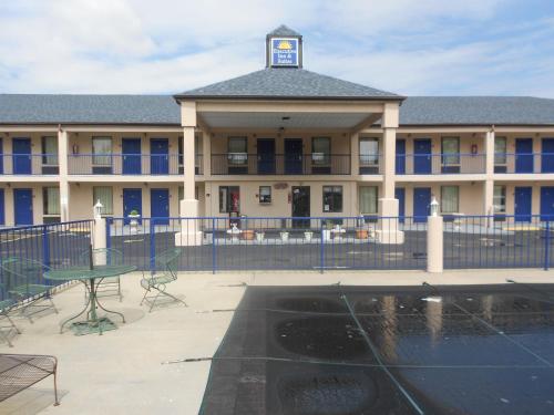 Executive Inn & Suites - Covington – Covington, TN